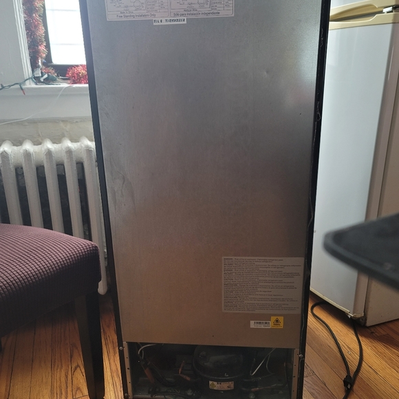 Mini Refrigerator - Picture 3 of 11